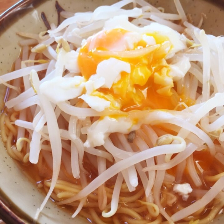 もやしナムル味噌ラーメン とろ玉のせ